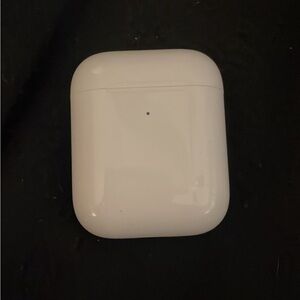 AirPod wireless charging case